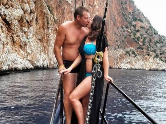 «Меня уволили за фотографии в купальнике в соцсетях»