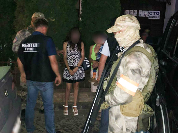 На Закарпатье задержана женщина, которая пыталась продать собственного ребенка за $ 2,5 тысячи