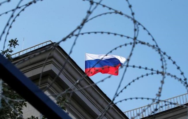 Стали известны имена попавших под санкции крымских чиновников