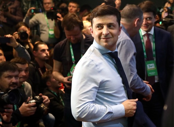 Пересменка на пути к национальному единству: уроки для Порошенко и вызовы перед Зеленским