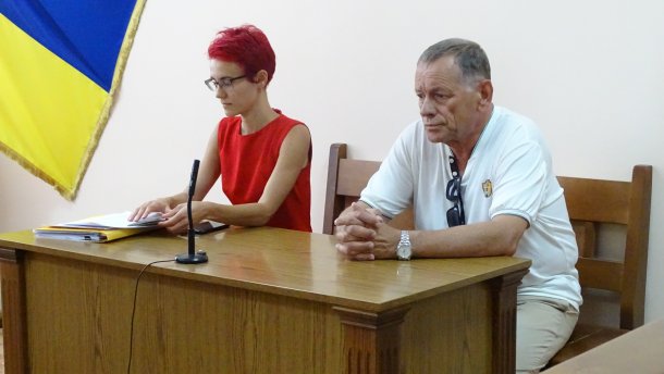 Батько Гандзюк підозрює ГПУ в саботажі: до зали суду не зявився ні прокурор, ні фігурант справи