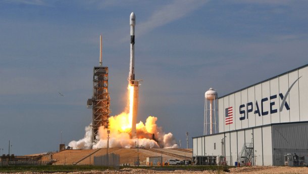Через вибух двигуна SpaceX NASA переносить політ на Міжнародну космічну станцію