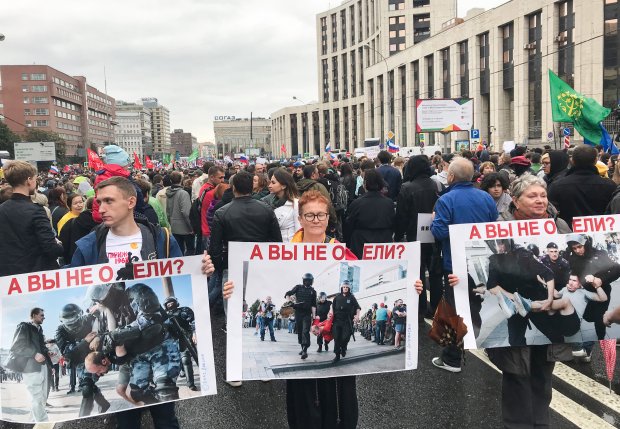 Досить нам брехати: нова хвиля масових протестів у Росії на фото та в цифрах