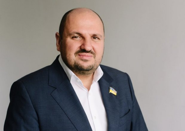 Гречка вже не в моді: як депутати підкуповують українців перед майбутніми виборами