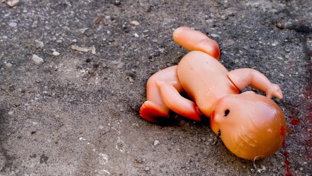 На Чернігівщині засудили до довічного увязнення нелюда, який вбив однорічну дитину