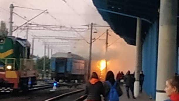 На вокзалі у Вінниці загорівся пасажирський поїзд: фото