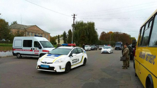 Пожежі та мародерство: до поліції через вибухи на Чернігівщині надійшло 37 викликів