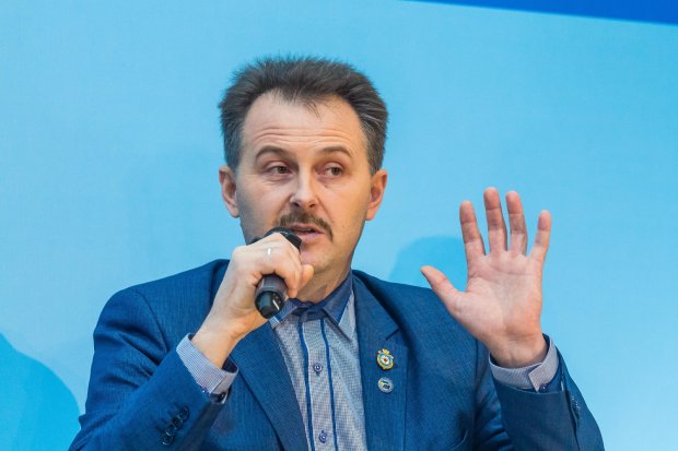 Регіони просять вогню: чи готові обєднуватися міста і села України?