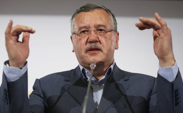 Що говорять про кандидатів у президенти їхні жести та рухи?