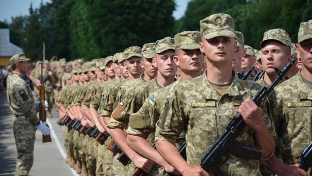 Що загрожує випускникам військових навчальних закладів, які відмовляються від служби в ЗСУ