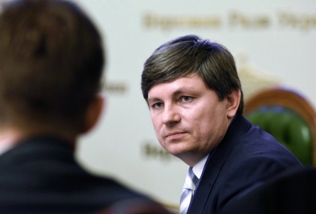 Щоб не заважала: кому та як вдалося паралізувати роботу Ради перед виборами