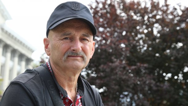 Син скоріше зломиться, але не зігнеться, – батько військовополоненого