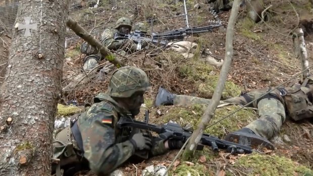 Скелі, спека і 30 кілограмів спорядження: які пекельні випробування долають гірські піхотинці