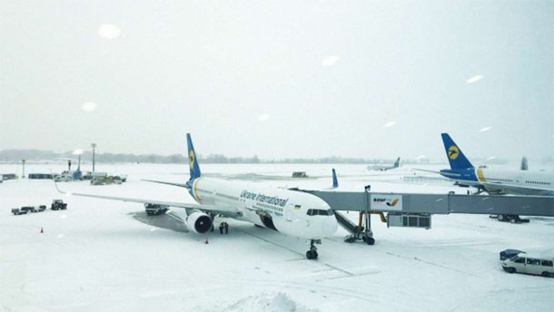 Снігопад в Україні: через негоду в аеропортах Києва затримують рейси