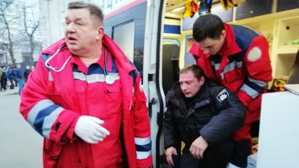 Спроба Нацкорпусу прорватись до Порошенка в Черкасах: постраждали 22 поліцейських