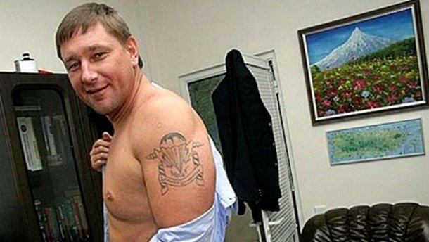 Стогній показав голе фото, щоб підколоти юну заступницю Авакова (фотопорівняння)