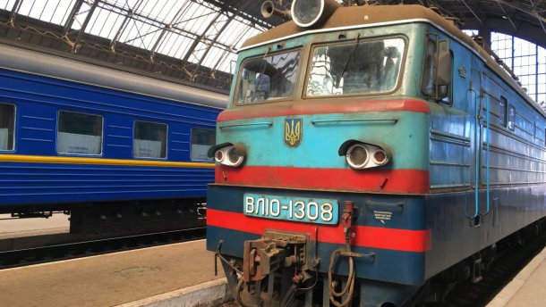 У потязі Львів – Запоріжжя померла пасажирка: рух затримали