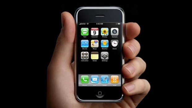 Відео дня: як змінювався iPhone протягом 12 років