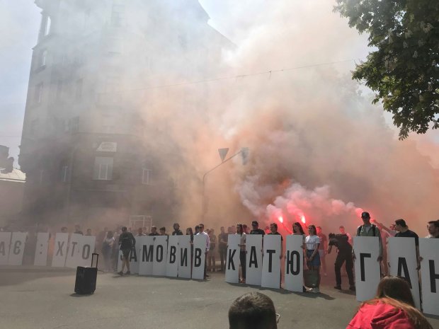 В Україні та світі проходять акції з вимогою покарати замовників і вбивць Гандзюк