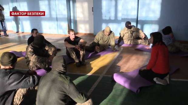 Як проект НАТО допомагає українським солдатам вийти з тіні війни