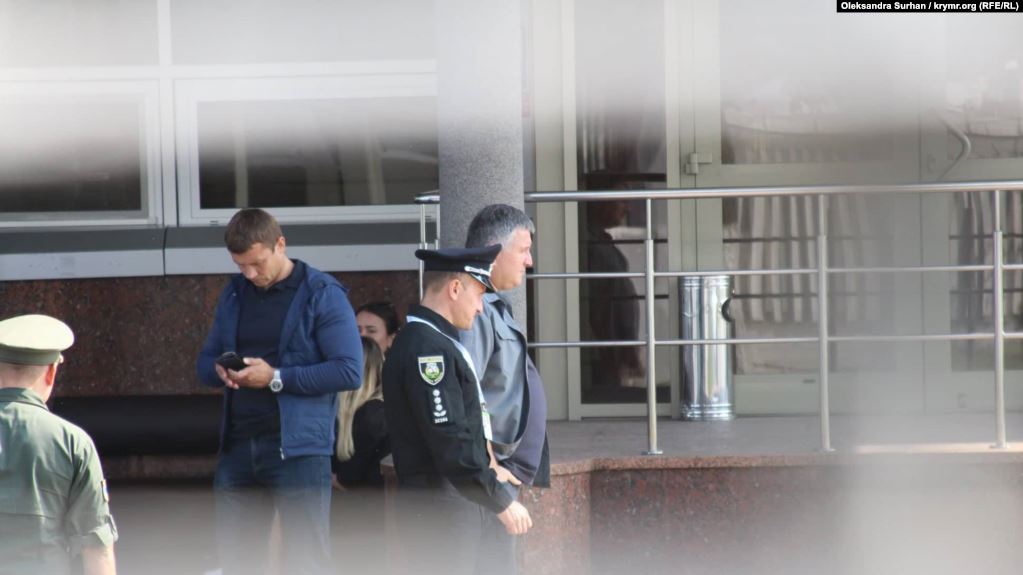 Аваков и Баканов прибыли в аэропорт Борисполь