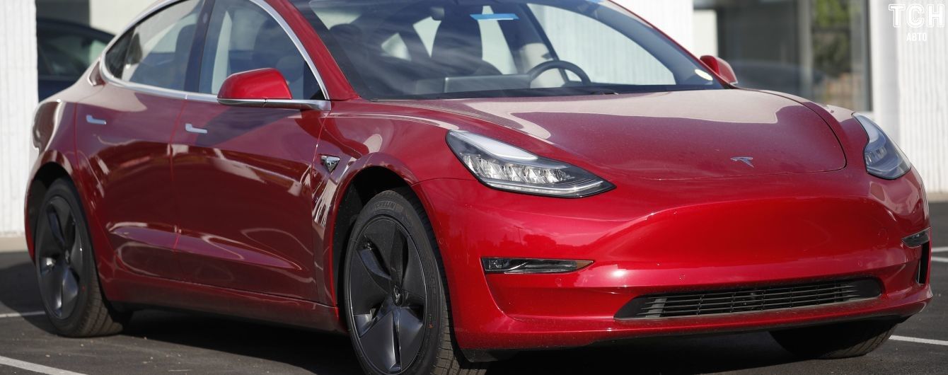 Авторитетное издание лишило Tesla Model 3 звания надежного авто