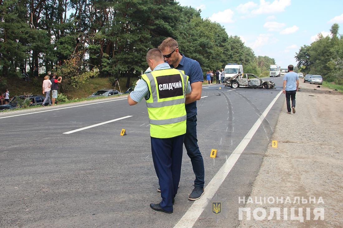 BMW влетел в маршрутку возле Житомира: в больницах десятки пострадавших (ФОТО, ВИДЕО)