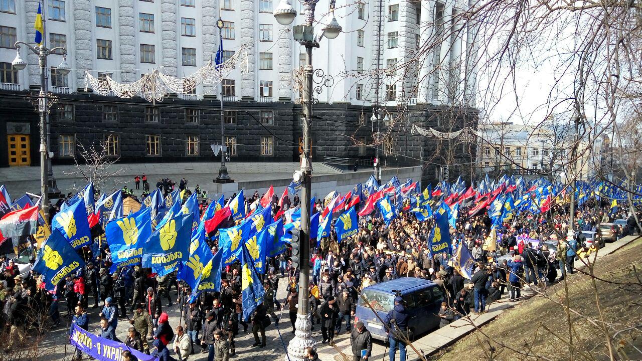 Более 20 тысяч националистов отправились маршем За украинское будущее без олигархов