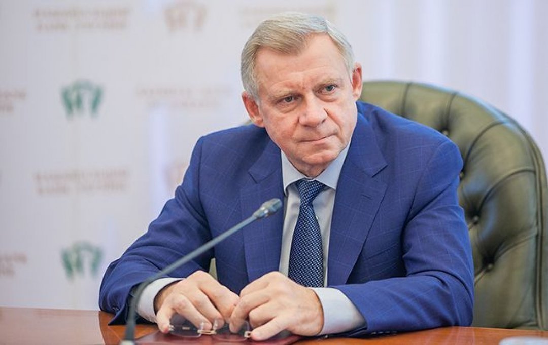 Глава и члены правления НБУ решили повысить себе зарплаты