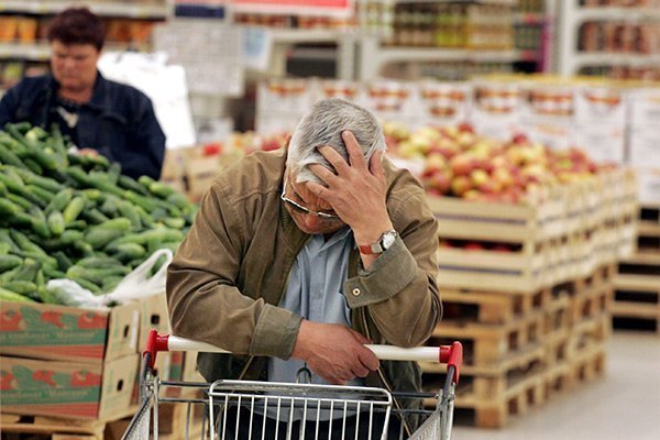 Гривня укрепляется, а цены растут: что происходит?