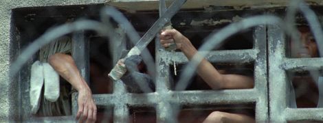 Полиция Гонконга подстрелила 18-летнего протестующего