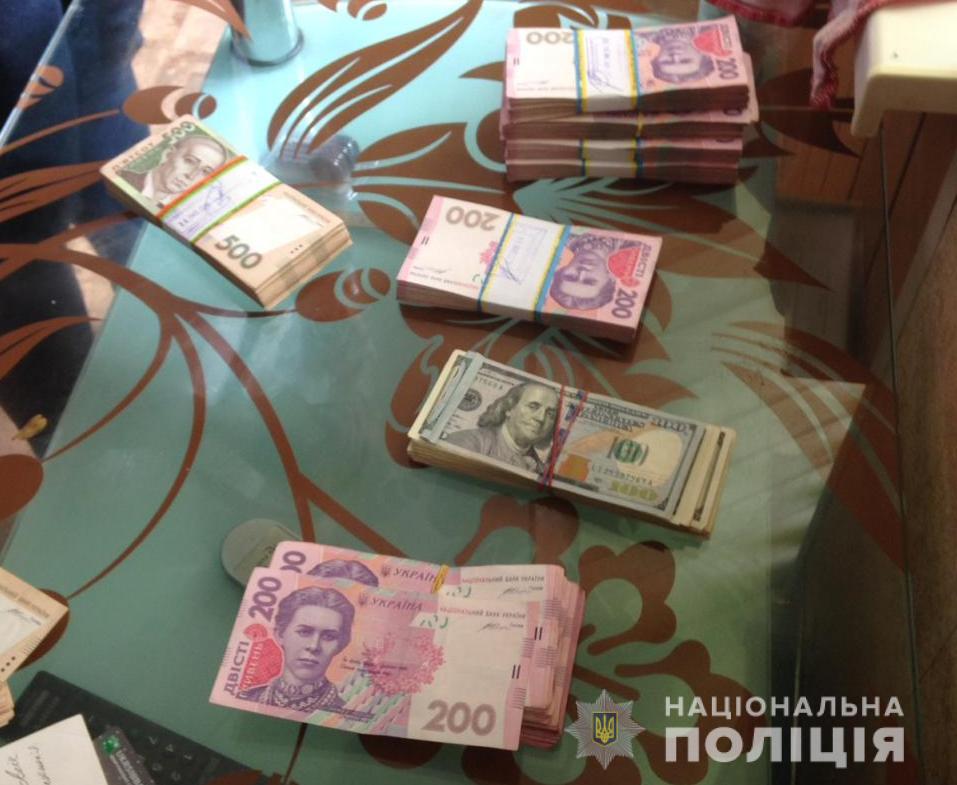 Полиция Киевщины разоблачила группу чиновников, присвоивших 70 млн грн (ФОТО)