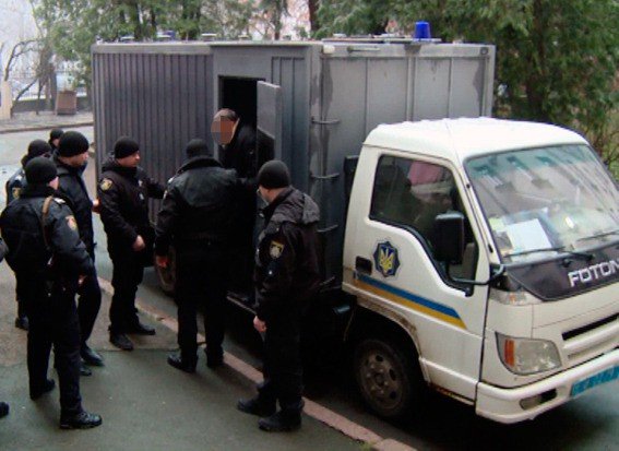 Суд арестовал банду фейковых полицейских