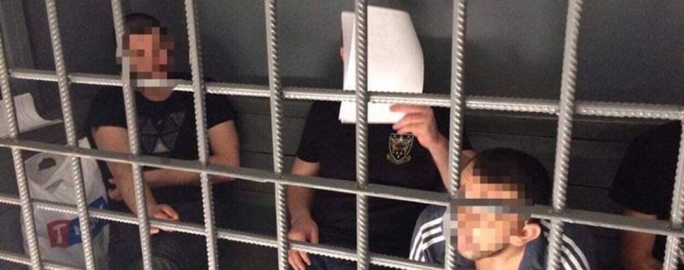 У Києві таксисти підсипали людям клофелін і грабували їх