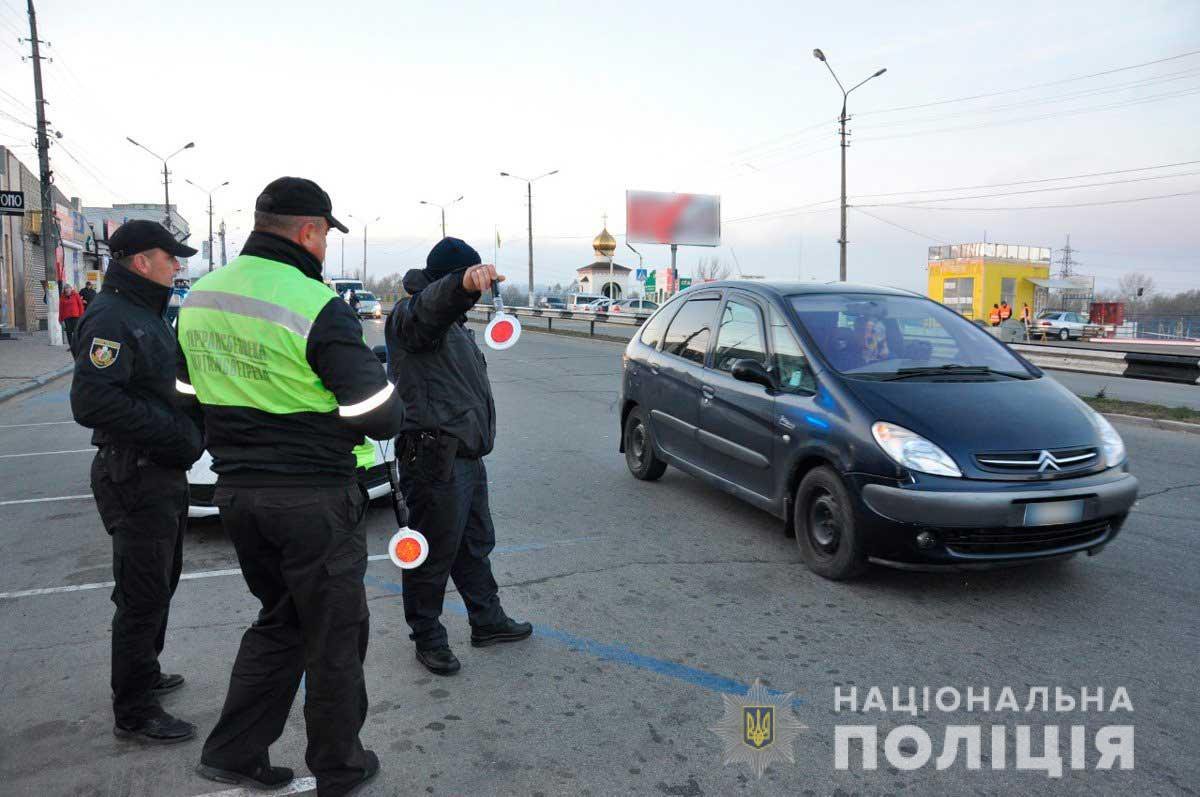 В Черновцах во время профилактической отработки обнаружили два автомобиля-двойника