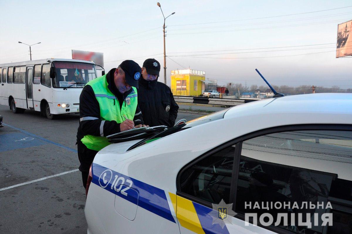 В Черновцах во время профилактической отработки обнаружили два автомобиля-двойника