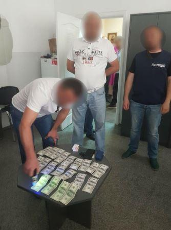 В Днепре на взятке погорел чиновник-коммунальщик городского совета (ФОТО)