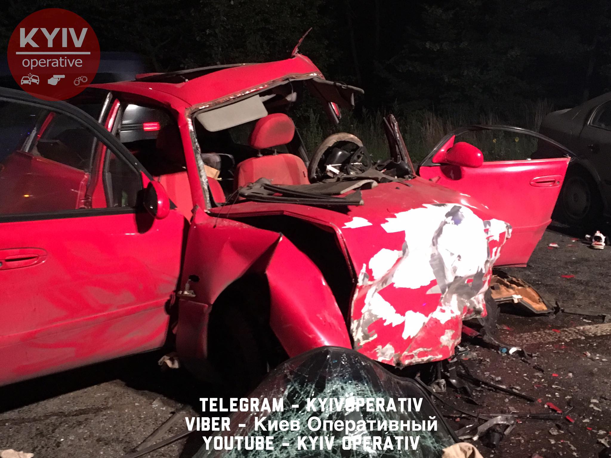 В ДТП на Гостомельском шоссе погибли два человека, трое срочно госпитализированы