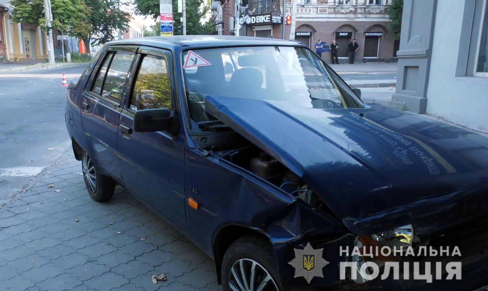 В Херсоне перевернулся микроавтобус с бюллетенями