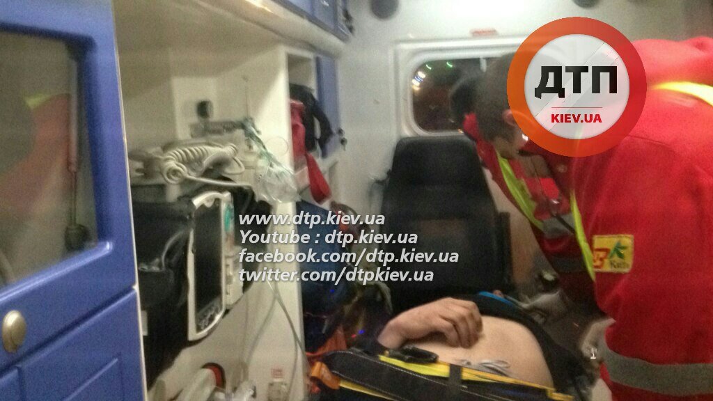 В Киеве иномарка протаранила Daewoo, водитель в реанимации