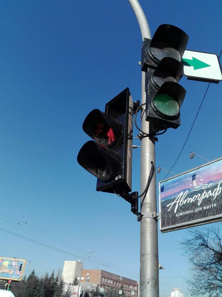 В Киеве вандалы за ночь разбили пять светофоров