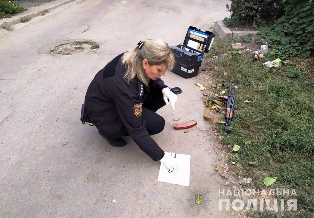 В Одессе нетрезвый мужчина стрелял из карабина по автомобилю