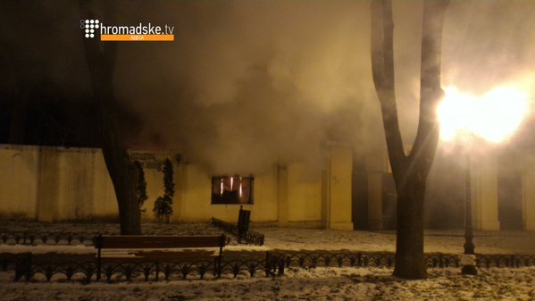 В Одессе загорелся заброшенный кинотеатр