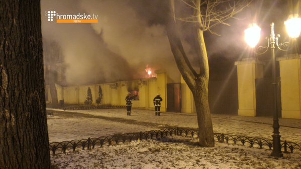 В Одессе загорелся заброшенный кинотеатр