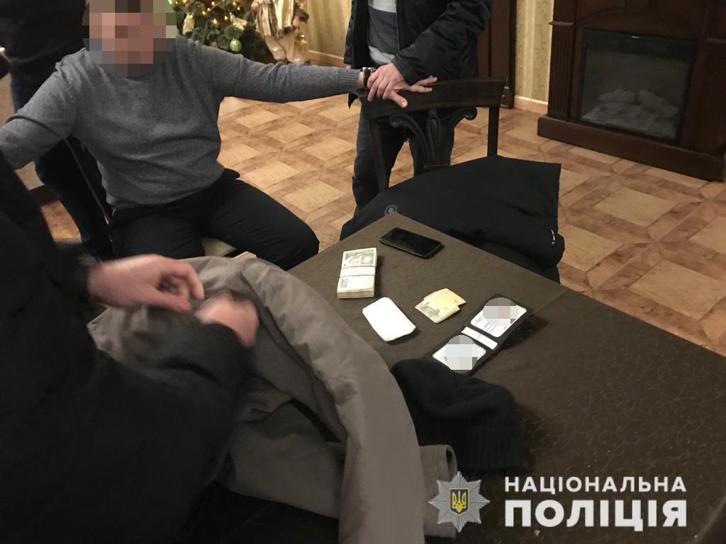 В Полтаве на взятке в 220 тыс. грн поймали сотрудника Полтавагаздобычи