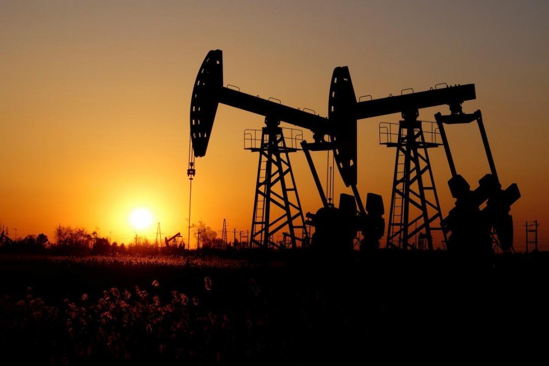 В странах ОПЕК добыча нефти рухнула до 17-летнего минимума