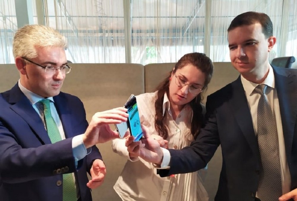 Visa смогла превратить смартфоны в POS-терминалы (ВИДЕО)