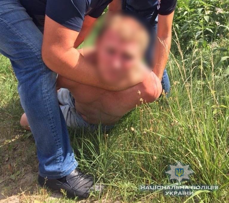 Закрыли в квартире и издевались до утра: Под Киевом двое парней изнасиловали 16-летнюю девушку