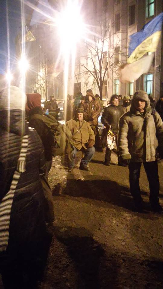 Митингующие криворожане перекрыли выезды из Администрации президента, - нардеп