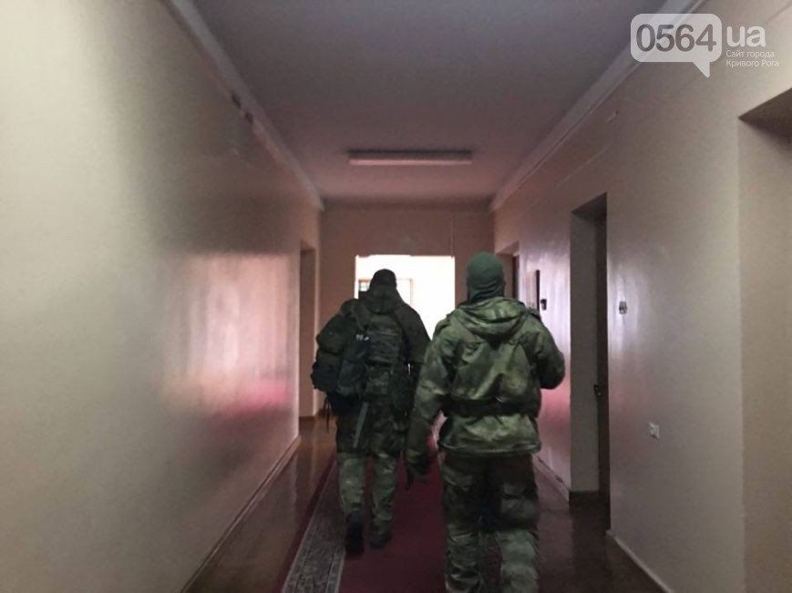 Налоговики проводят обыски в здании мэрии Кривого Рога